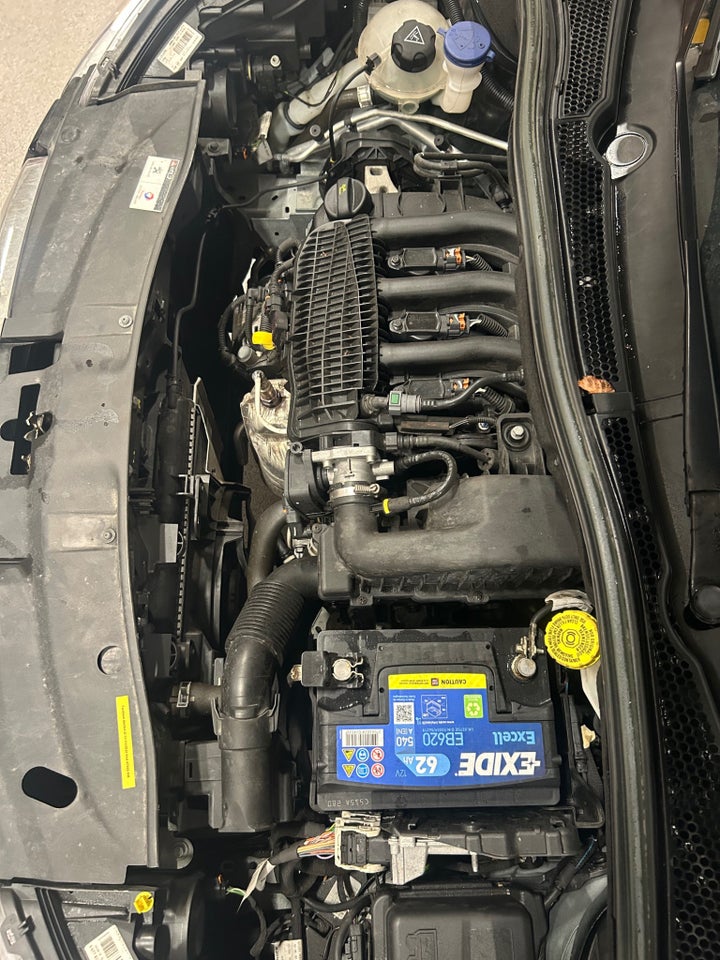 Peugeot 2008 1,2 VTi 82 Active Sky 5d