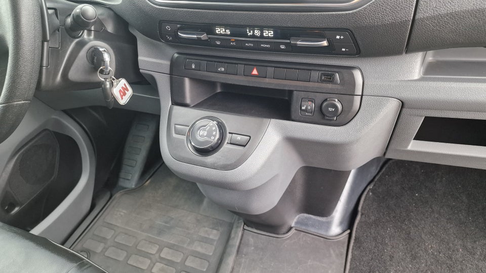 Peugeot Expert 2,0 BlueHDi 144 L2 Premium EAT8 Van