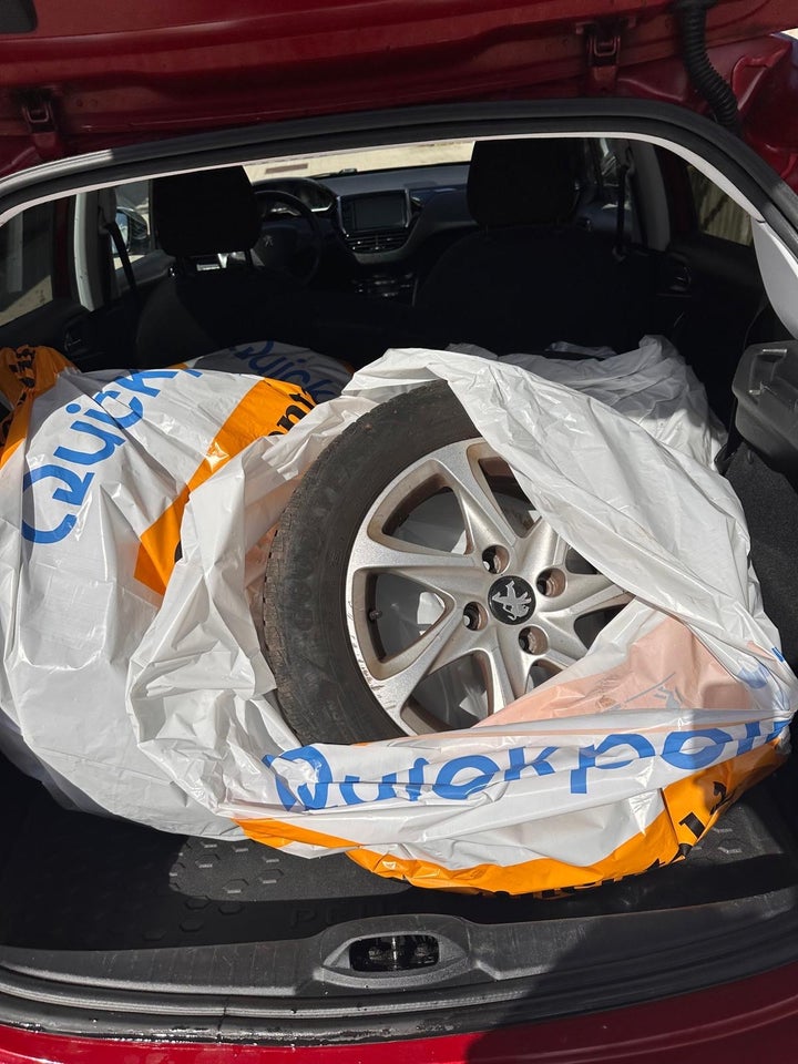 Peugeot 208 1,6 BlueHDi 100 Allure Sky 5d