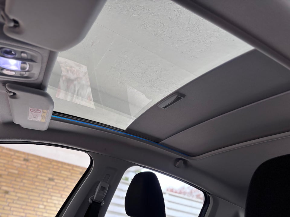 Peugeot 208 1,2 PureTech 82 Selection Sky 5d