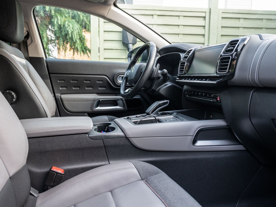 Citroën C5 Aircross 1,6 Hybrid Shine Sport EAT8 5d