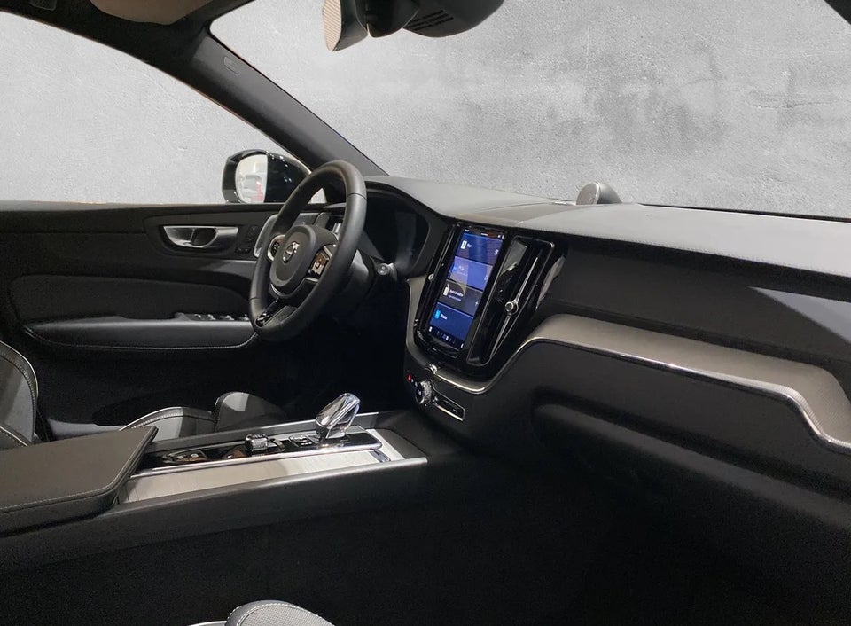 Volvo XC60 2,0 T8 ReCharge Ultimate Dark aut. AWD 5d