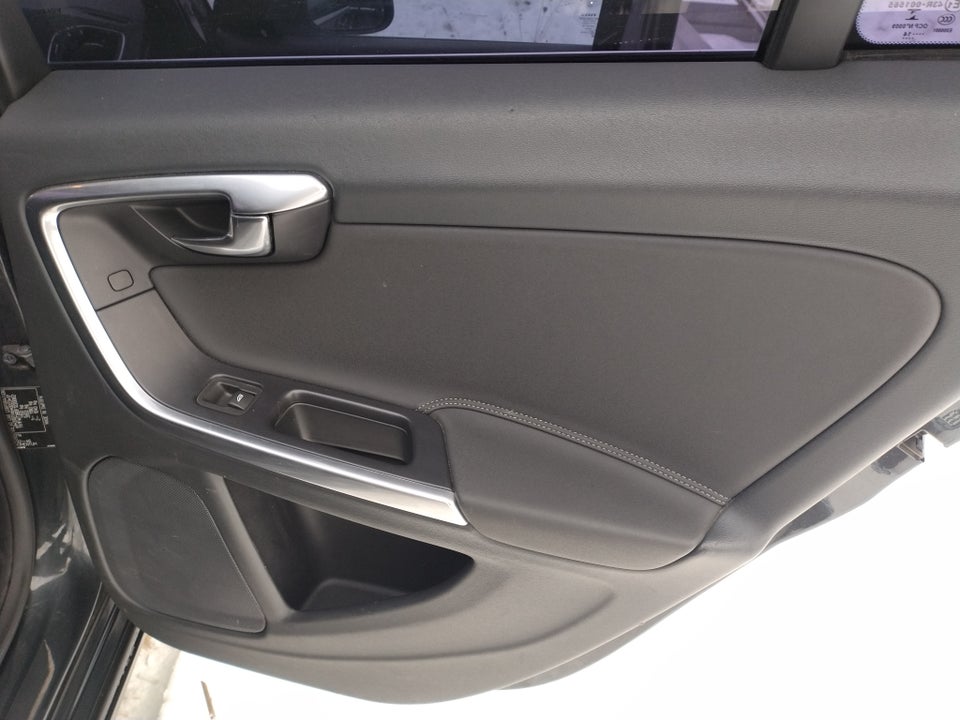 Volvo V60 2,0 D4 181 Momentum aut. 5d