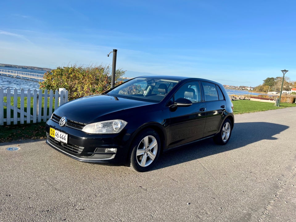 VW Golf VII 2,0 TDi 150 Highline Variant DSG BMT Van 5d