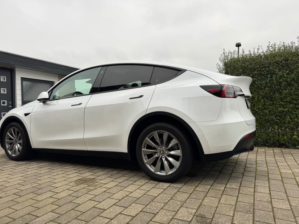 Tesla Model Y Long Range AWD 5d