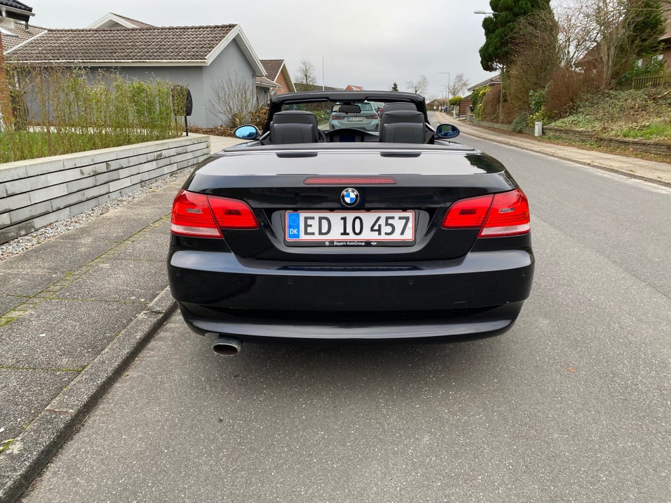 BMW 320i 2,0 Cabriolet Steptr. 2d