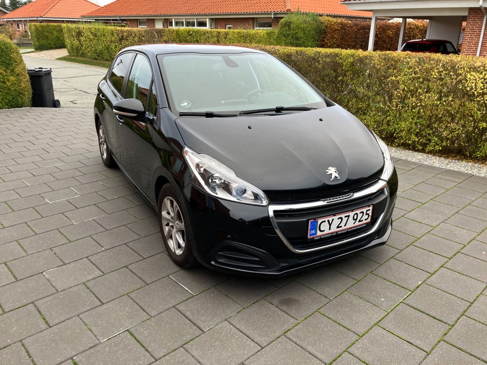 Peugeot 208 1,6 BlueHDi 100 Chili+ 5d