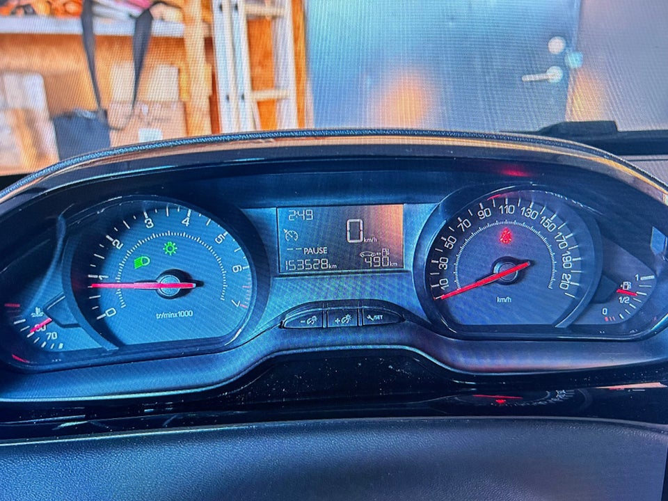 Peugeot 208 1,0 VTi Access 5d