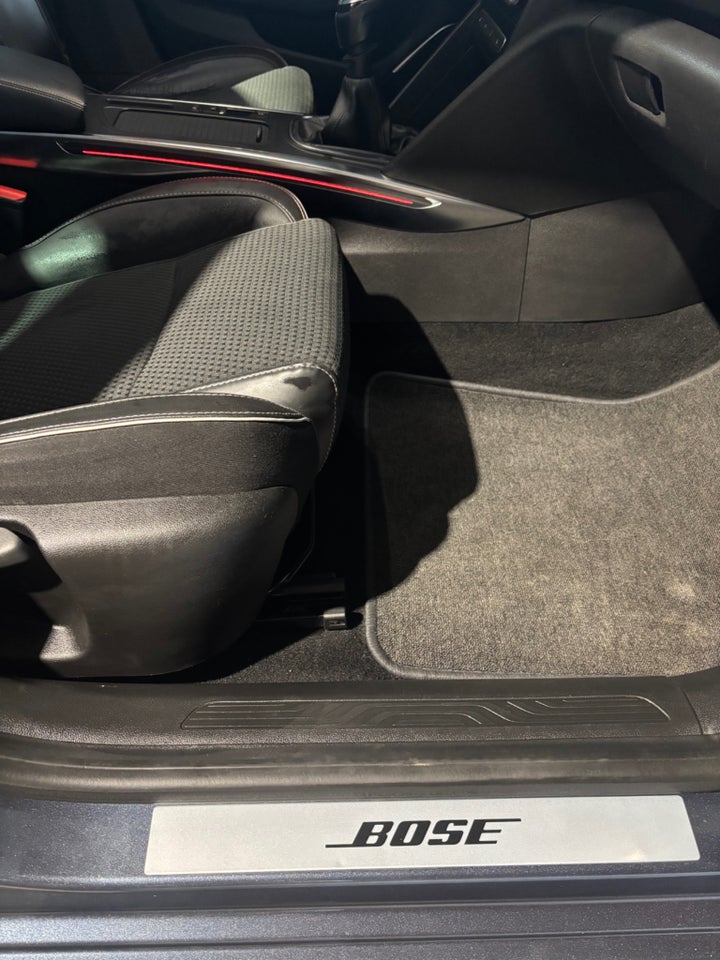 Renault Megane IV 1,2 TCe 130 Bose Edition Sport Tourer EDC 5d