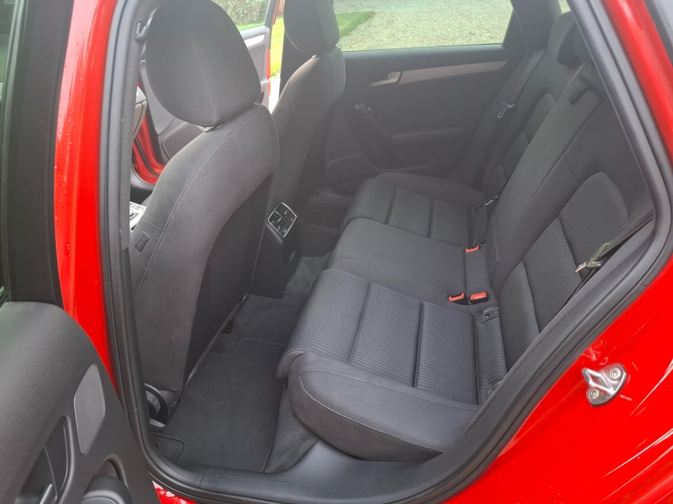 Audi A4 1,8 TFSi 170 S-line Avant 5d
