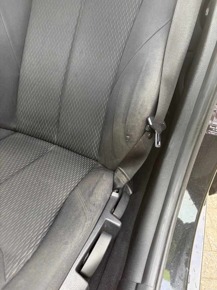 BMW 318d 2,0 Touring 5d
