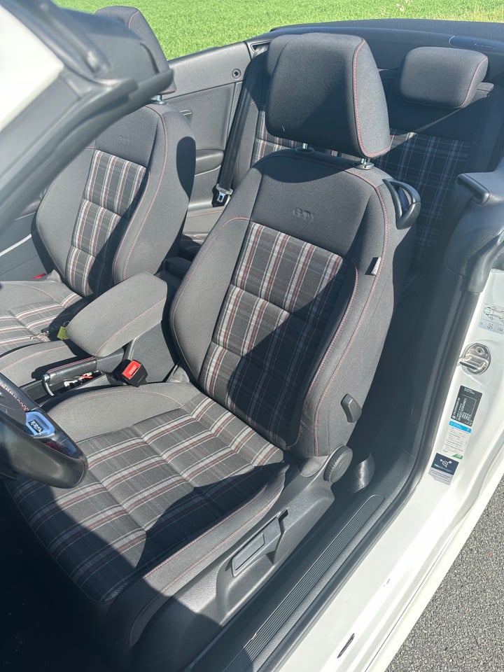 VW Golf VI 2,0 GTi Cabriolet DSG 2d