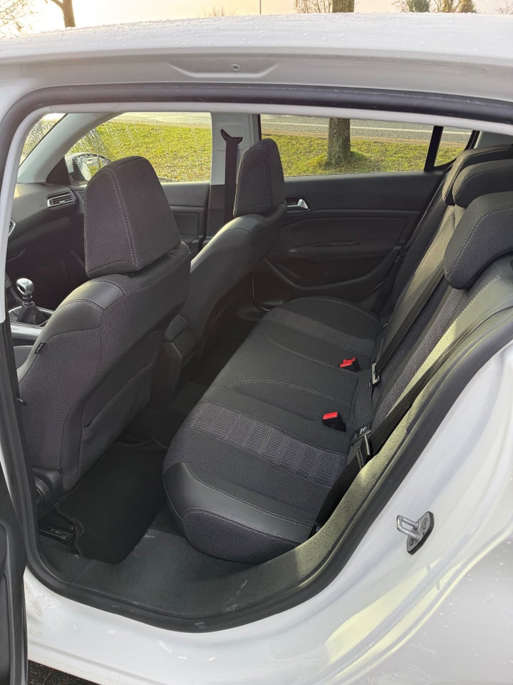 Peugeot 308 1,6 BlueHDi 120 Edition+ 5d