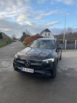 Mercedes EQB300  AMG Line 4Matic 5d