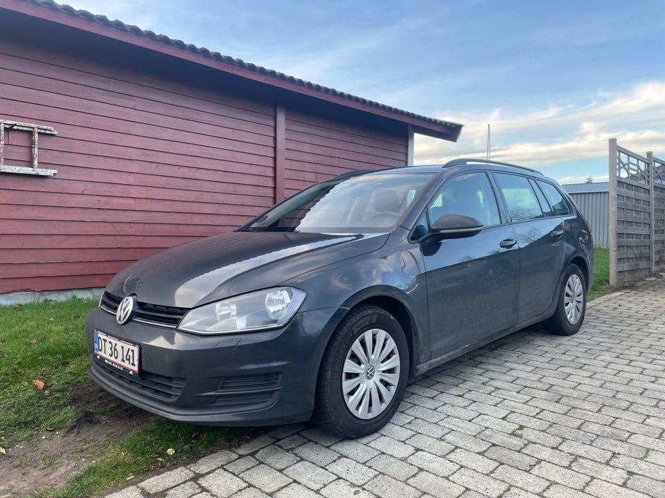 VW Golf VII 1,6 TDi 110 Comfortline 5d