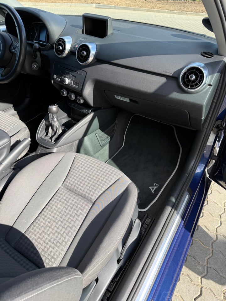Audi A1 1,4 TFSi 122 Attraction 3d