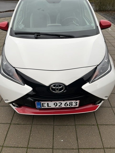 Toyota Aygo 1,0 VVT-i x-press 5d