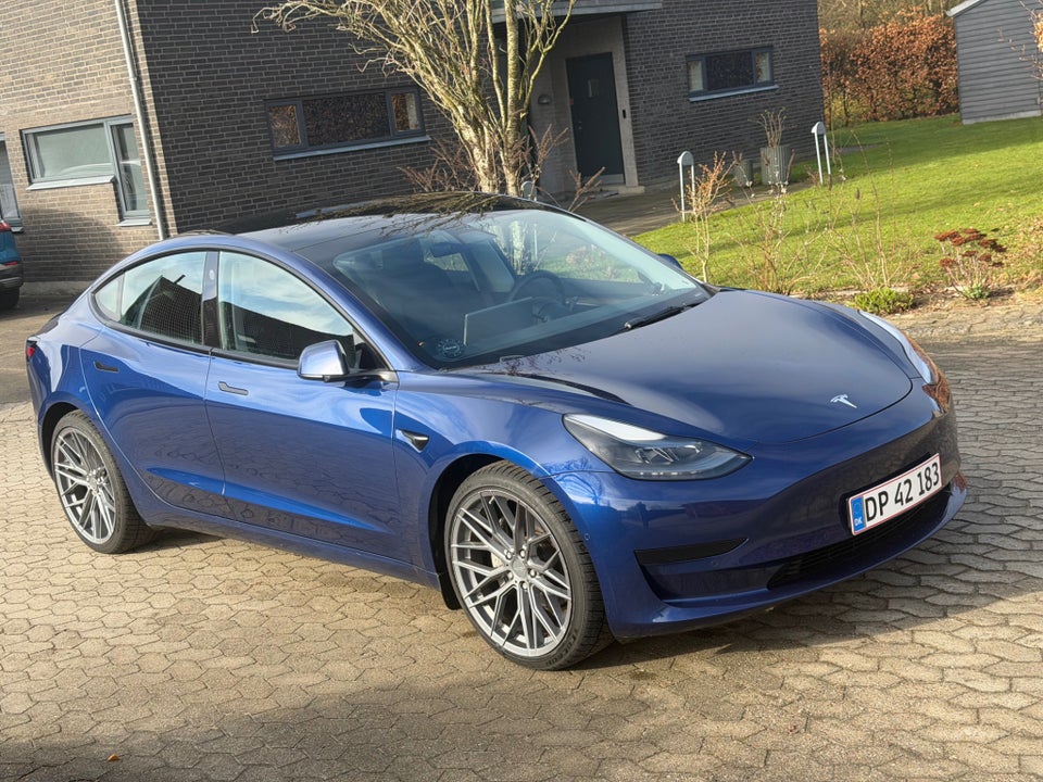 Tesla Model 3 RWD 4d