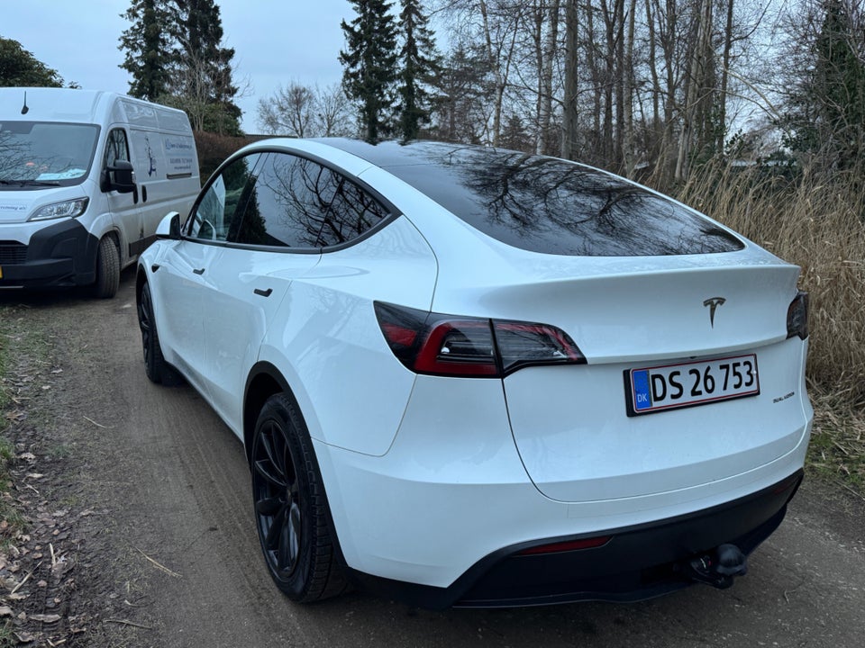 Tesla Model Y Long Range AWD 5d