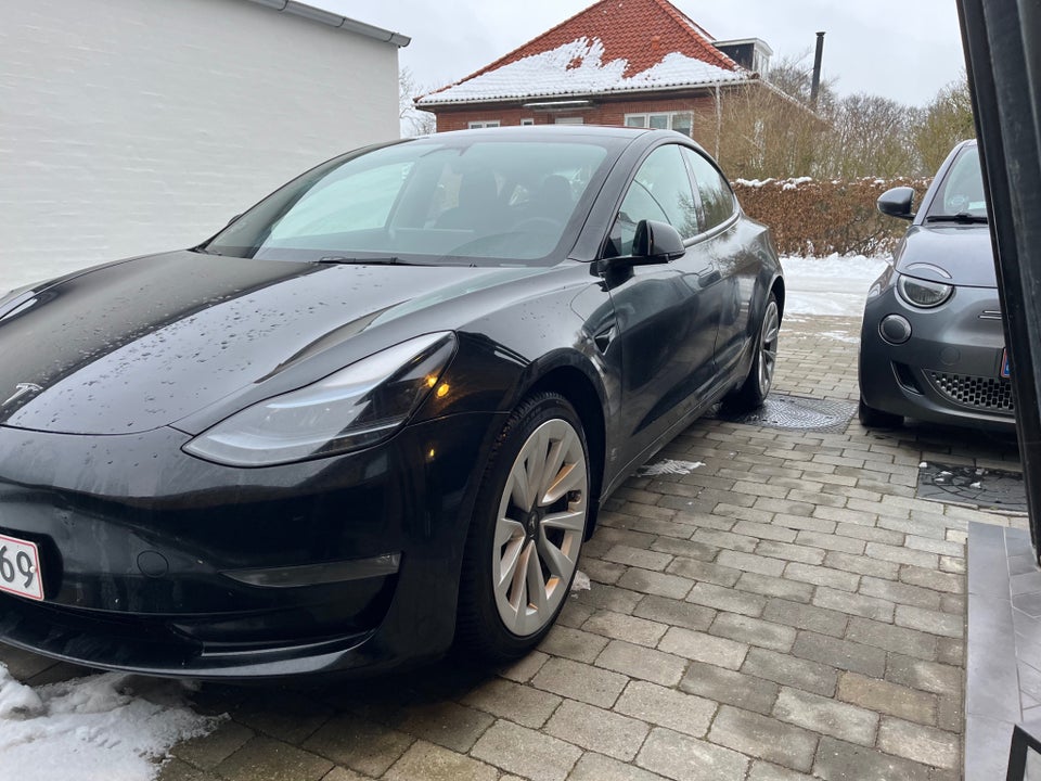 Tesla Model 3 Long Range AWD 4d