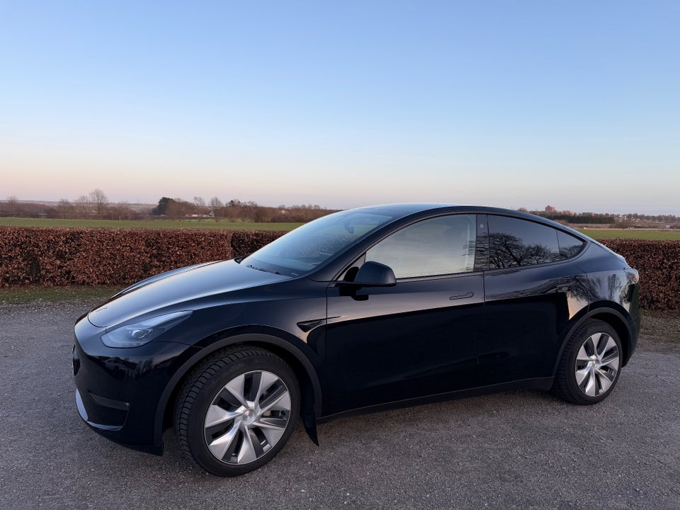 Tesla Model Y Long Range AWD 5d