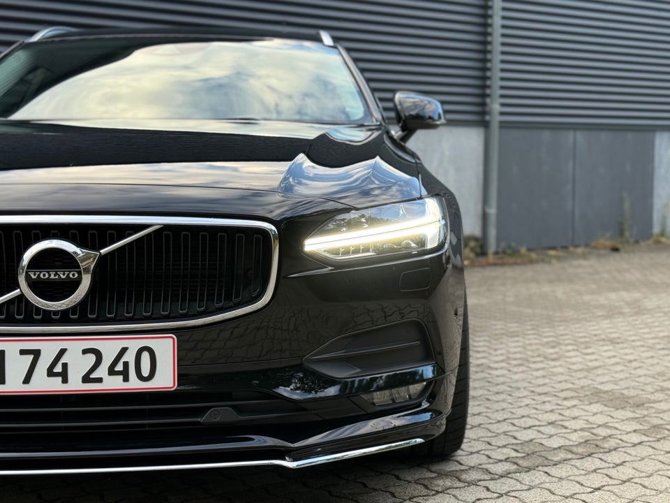 Volvo V90 2,0 T5 254 Momentum aut. 5d