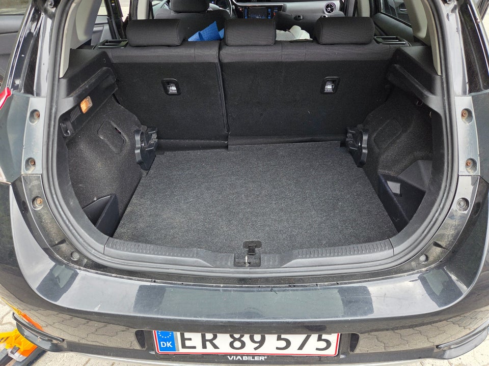 Toyota Auris 1,8 Hybrid H4 CVT 5d