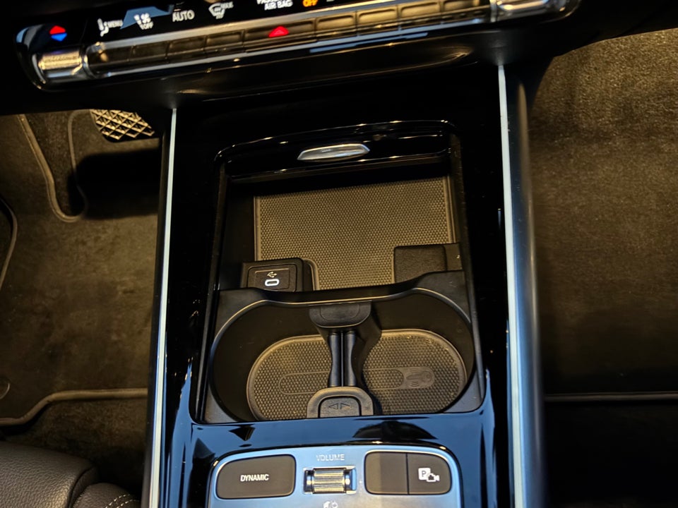 Mercedes EQA300 Progressive 4Matic 5d