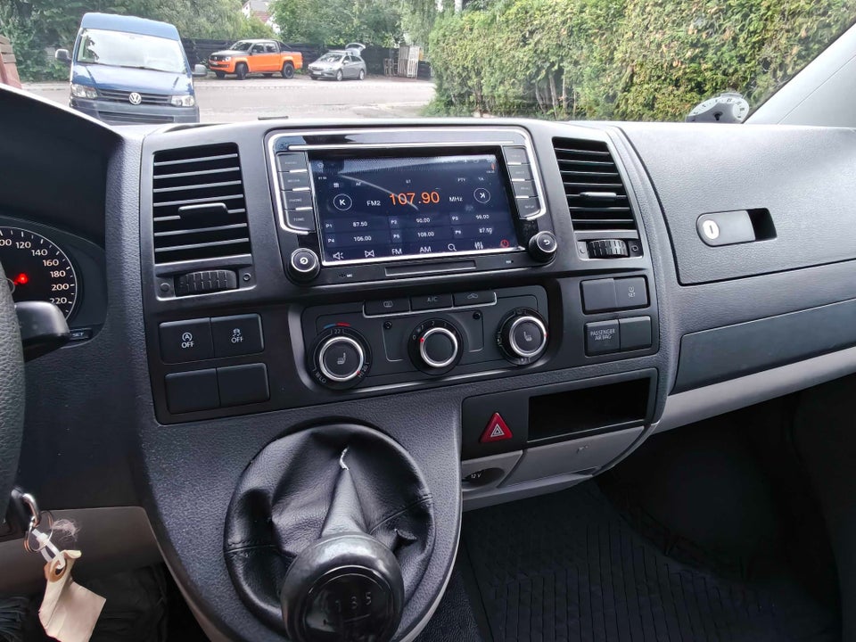 VW Transporter 2,0 TDi 114 Kassevogn kort BMT 5d