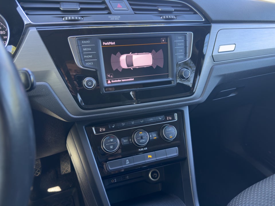 VW Touran 2,0 TDi 150 Comfortline DSG 7prs 5d