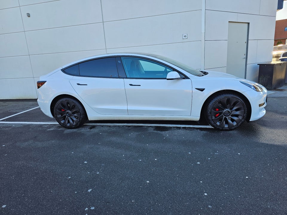 Tesla Model 3 RWD 4d