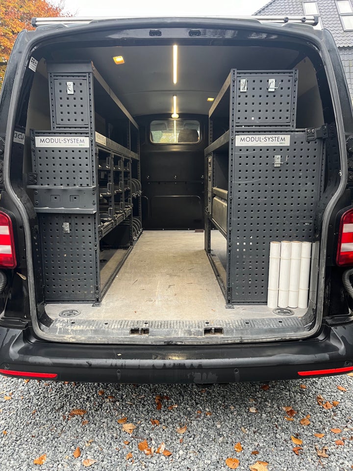 VW Transporter 2,0 TDi 140 Kassevogn lang