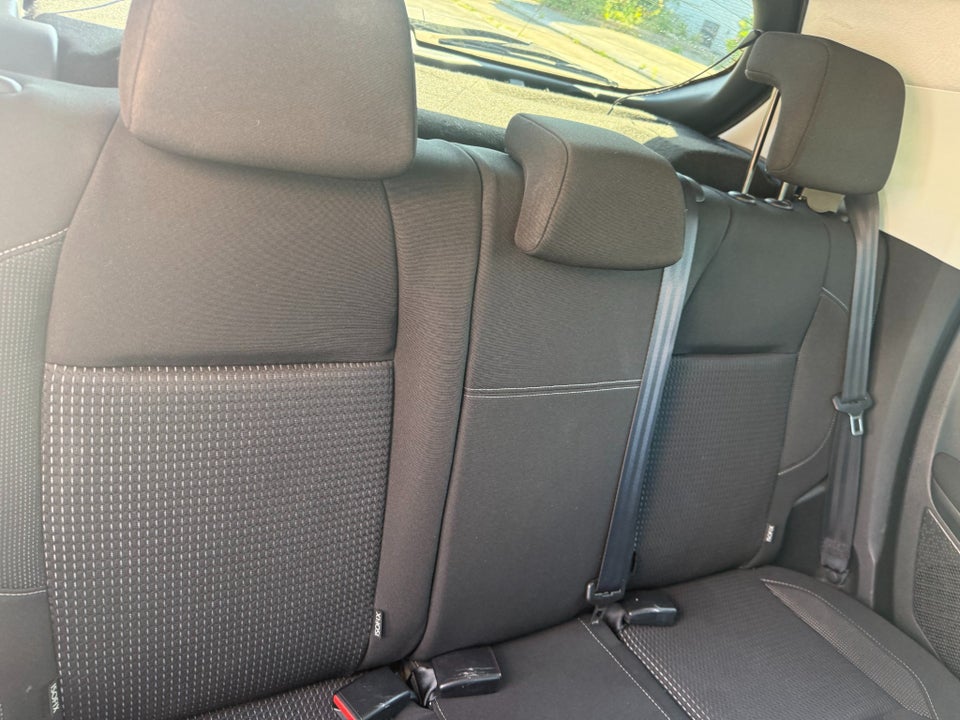 Peugeot 208 1,6 BlueHDi 100 Selection Sky 5d