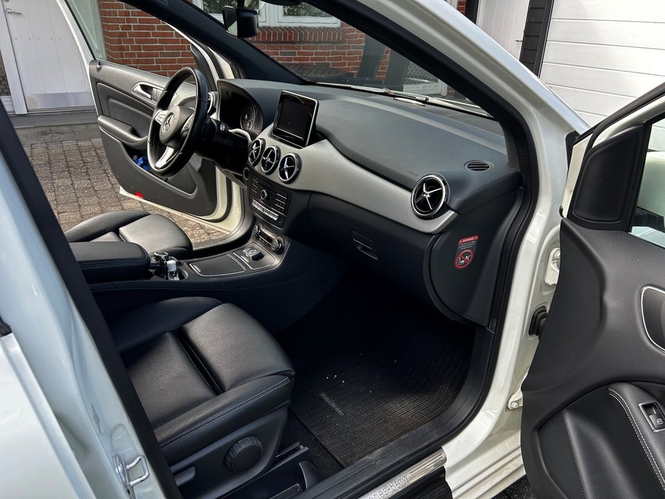 Mercedes B220 2,0 aut. 4Matic 5d