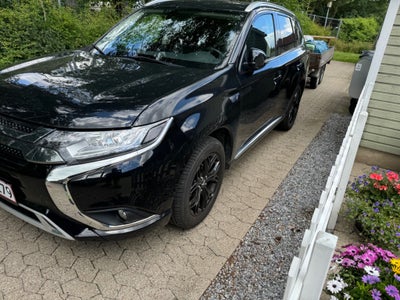 Mitsubishi Outlander 2,4 PHEV Instyle CVT 4WD 5d