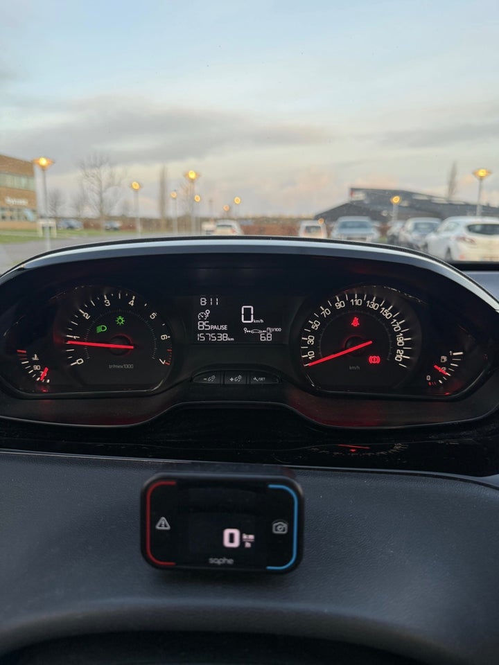 Peugeot 208 1,0 VTi Access 5d