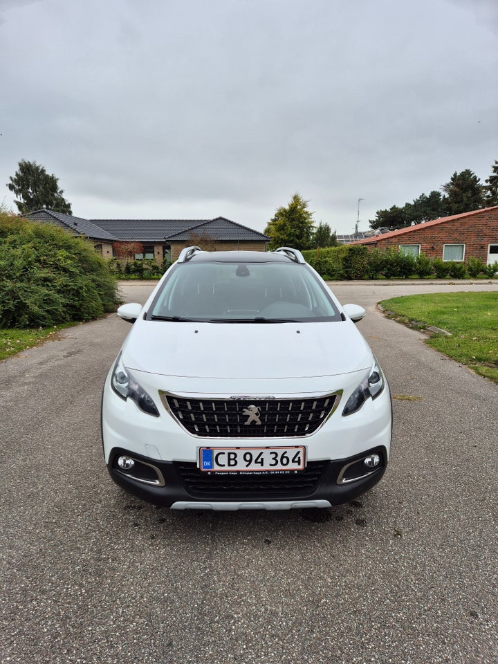 Peugeot 2008 1,5 BlueHDi 100 Selection Sky 5d