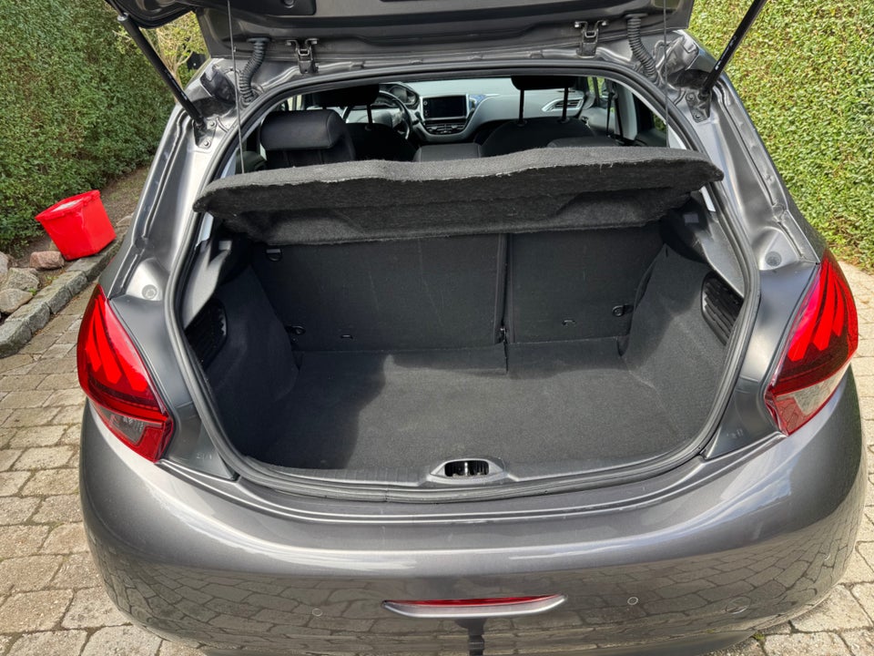 Peugeot 208 1,6 BlueHDi 100 Allure Sky 5d