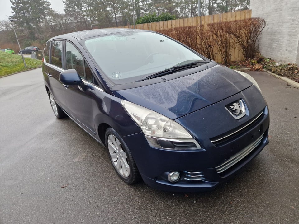 Peugeot 5008 1,6 HDi 112 Premium ESG 5d