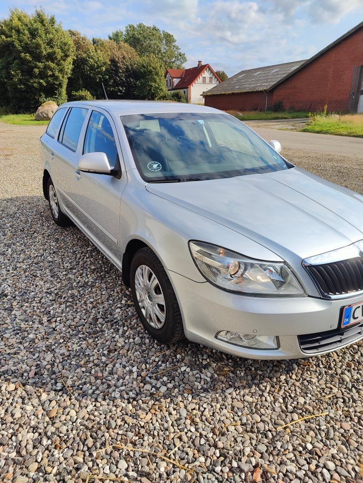 Skoda Octavia 1,8 TSi 160 Ambiente Combi 5d