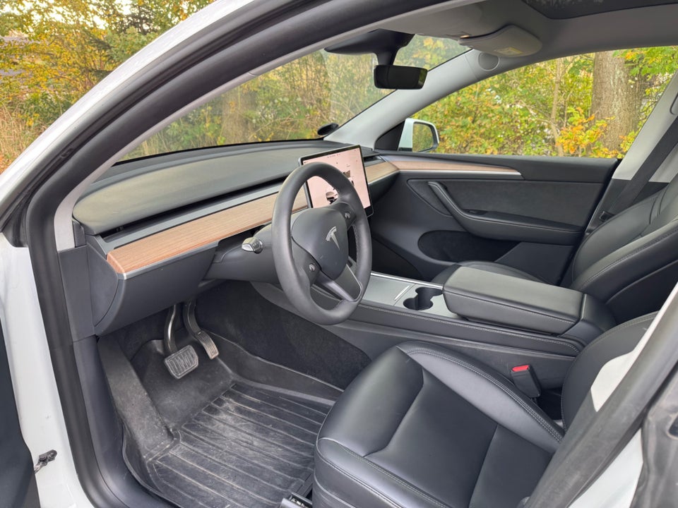 Tesla Model Y Long Range AWD 5d