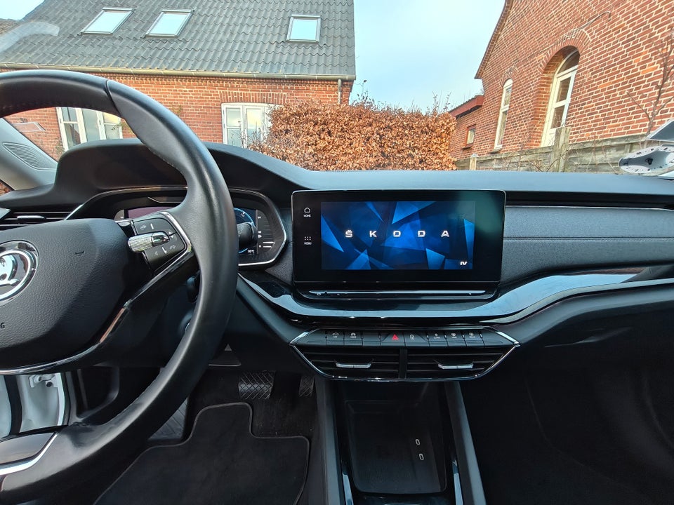 Skoda Octavia 1,4 TSi iV Plus Combi DSG 5d