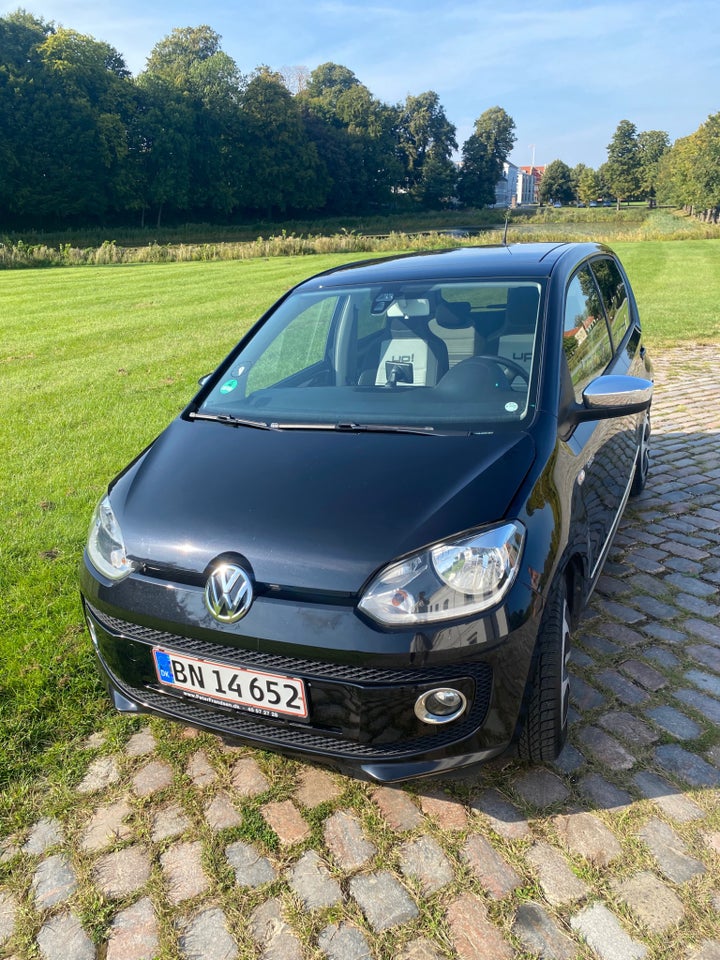 VW Up! 1,0 75 Black Up! 5d