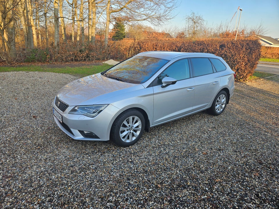 Seat Leon 1,6 TDi 110 Style ST DSG 5d