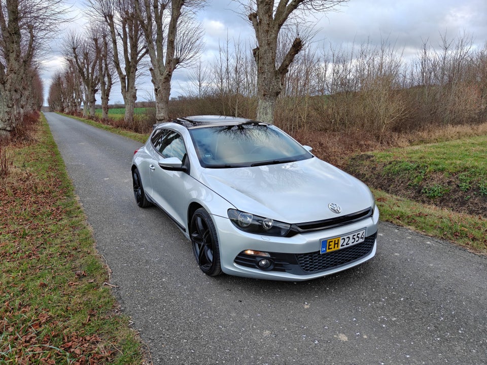 VW Scirocco 2,0 TSi 210 Sport DSG Van 3d