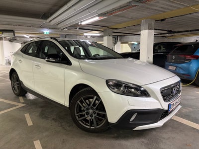 Volvo V40 CC 2,0 D4 190 Momentum aut. 5d