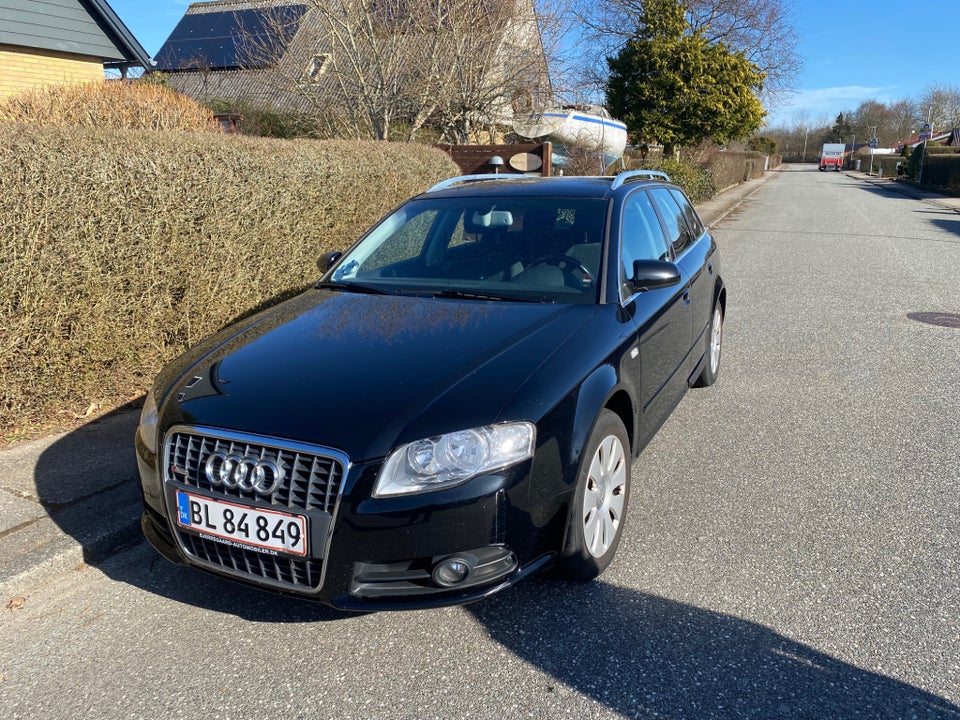 Audi A4 2,0 S-line Avant 5d