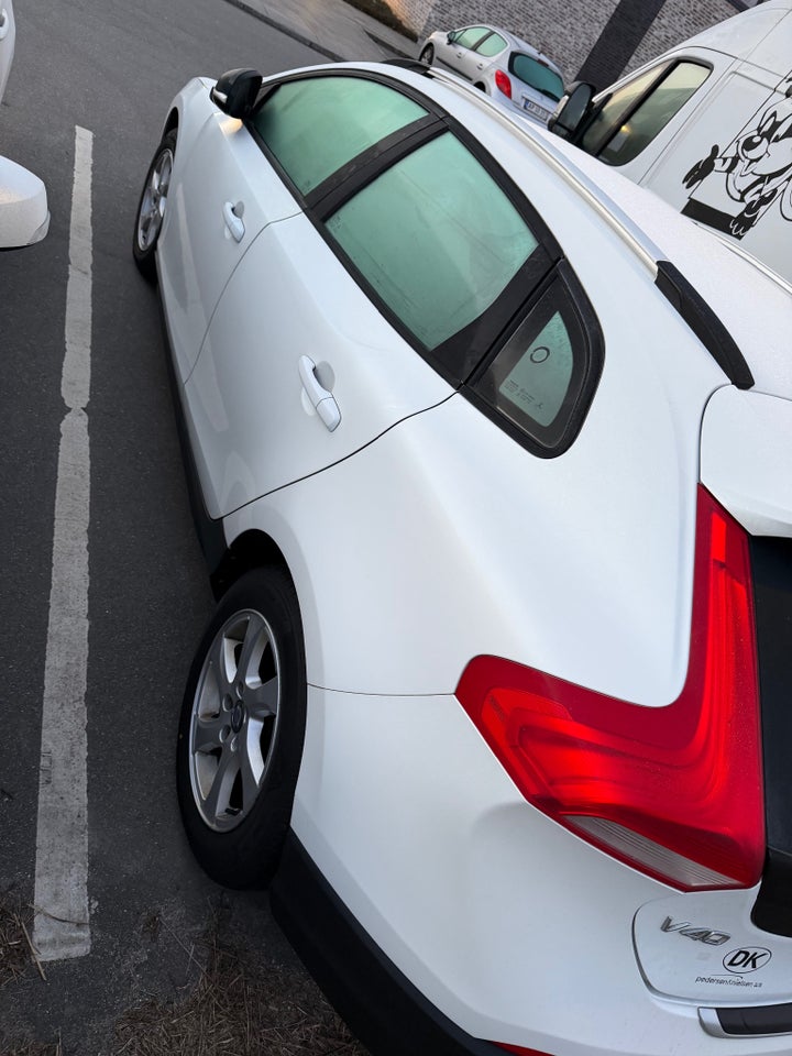 Volvo V40 CC 2,0 D3 150 Momentum 5d