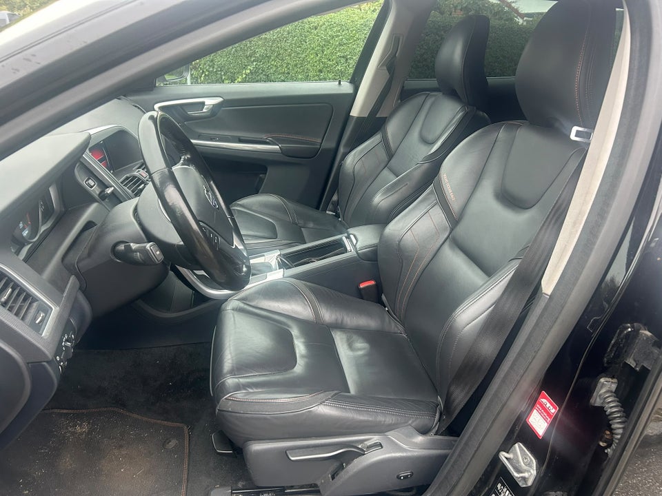 Volvo XC60 2,4 D4 190 Ocean Race aut. AWD 5d