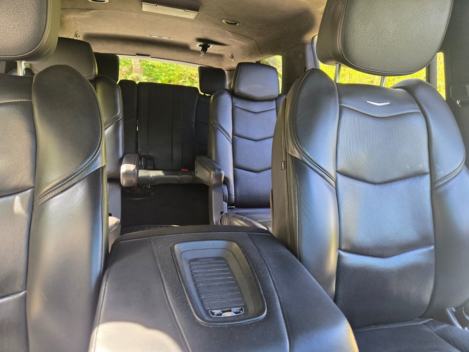 Cadillac Escalade 6,2 V8 ESV Platinum aut. 7prs 5d